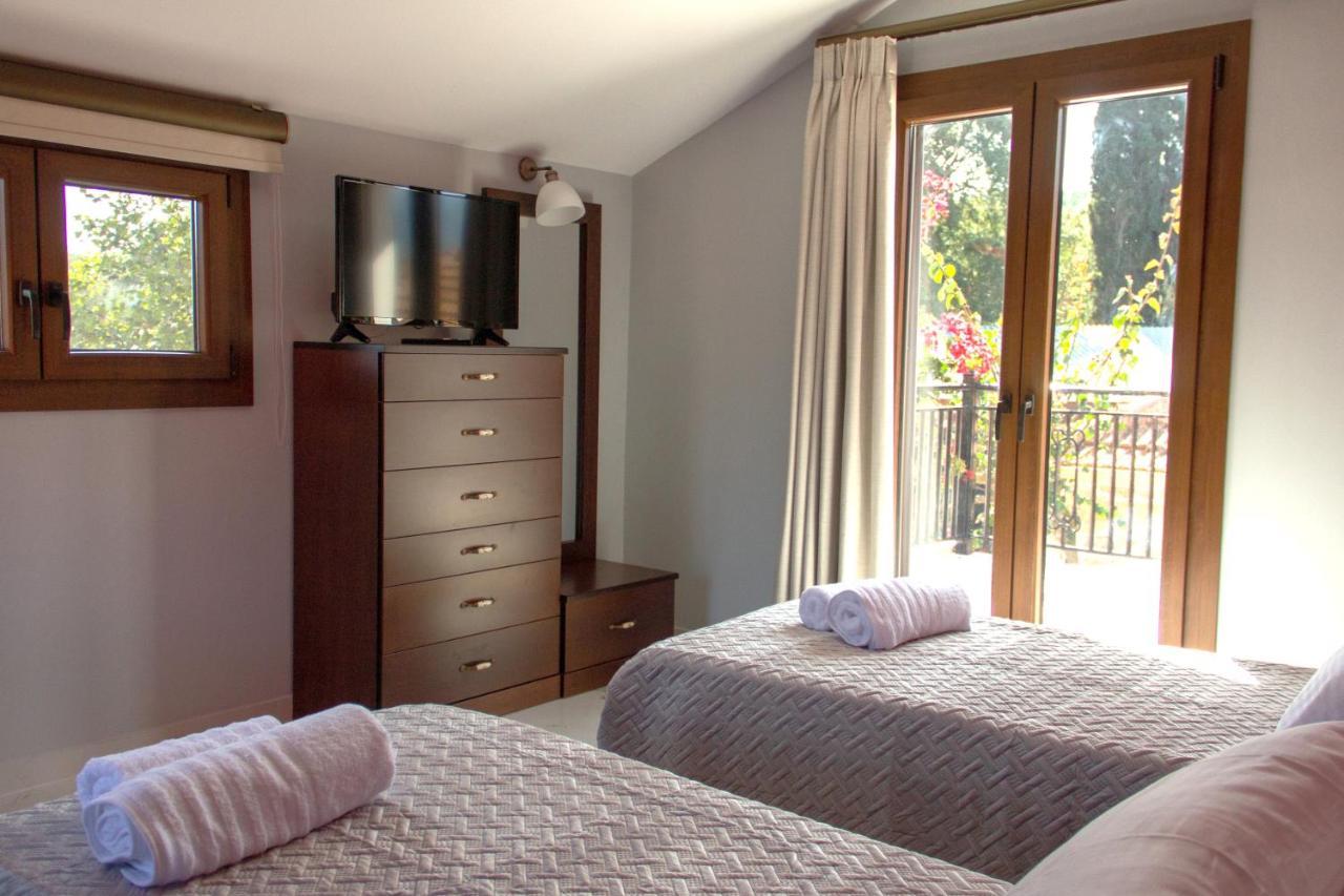 Zissis Villa & Pool 5Min Drive To Beach Kato Yerakarion Exterior foto